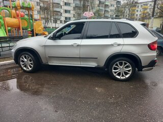 2010 BMW X5 30i II (E70), серебристый, 1650000 рублей, вид 4