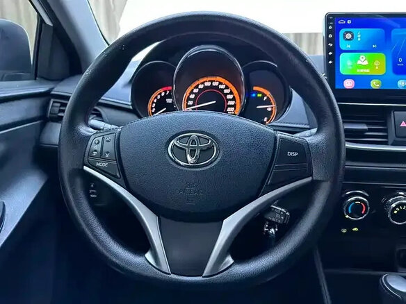 2023 Toyota Yaris L XP150 Рестайлинг, белый, 846000 рублей - вид 8
