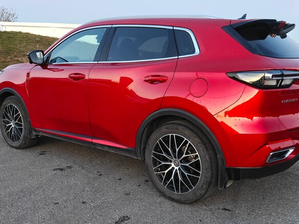 2024 Changan UNI-S I, красный, 2150000 рублей - вид 2