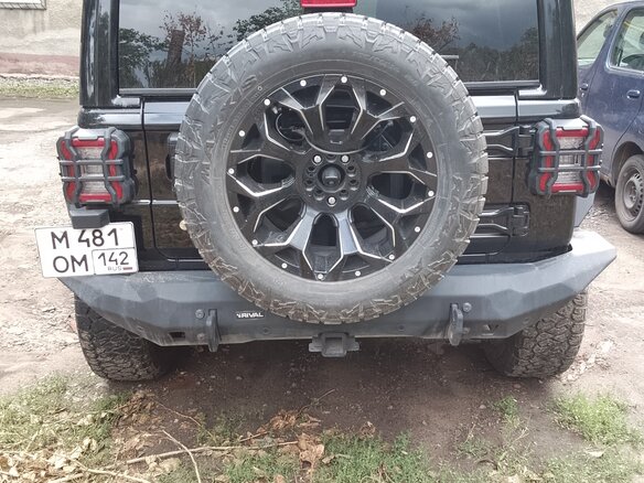 2019 Jeep Wrangler IV (JL), чёрный, 5100000 рублей - вид 2