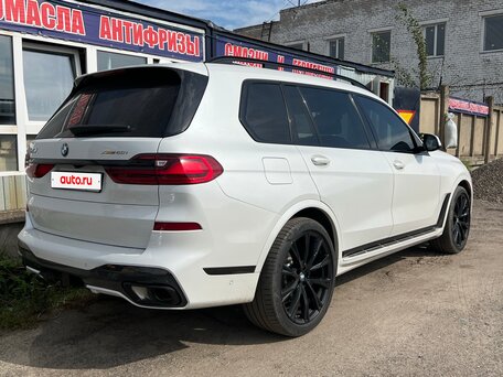 2020 BMW X7 40i I (G07), белый, 6500000 рублей, вид 3