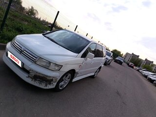 2001 Mitsubishi Chariot Grandis III, белый, 380000 рублей, вид 1