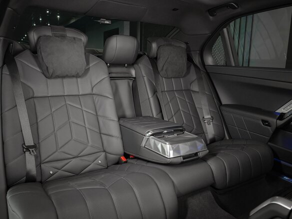 2025 BMW 7 серии 740i xDrive VII (G70), чёрный - вид 7