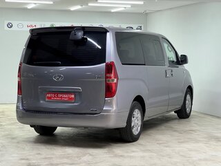 2011 Hyundai Grand Starex I, серый, 1400000 рублей, вид 5
