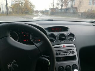 2011 Peugeot 308 I Рестайлинг, белый, 700000 рублей, вид 4