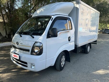 2013 Kia Bongo, белый, 1850000 рублей, вид 2