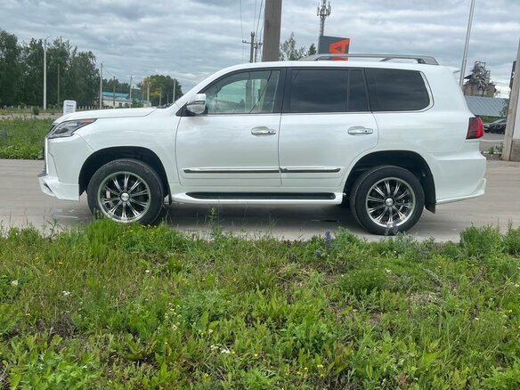 2013 Lexus LX 570 III Рестайлинг, белый, 4850000 рублей - вид 6