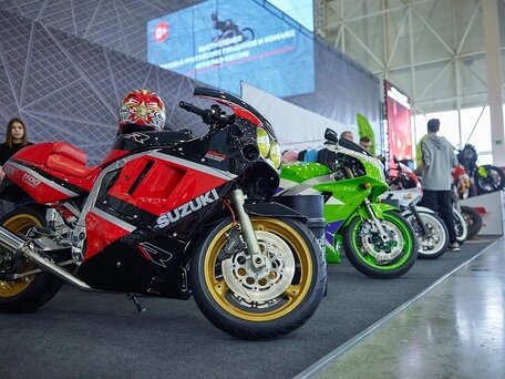 1990 Suzuki GSX-R 1100, красный, 988888 рублей, вид 3