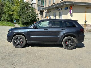 2012 Jeep Grand Cherokee IV (WK2), серый, 1800000 рублей, вид 3