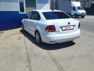 2016 Volkswagen Polo V Рестайлинг, белый, 750000 рублей, вид 4