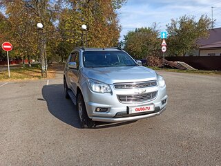 2014 Chevrolet TrailBlazer II, серебристый, 1800000 рублей, вид 2
