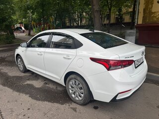 2018 Hyundai Solaris II, белый, 1050000 рублей, вид 2