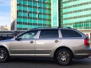 2011 Skoda Octavia DSG7 II (A5) Рестайлинг, серый, 800000 рублей, вид 4