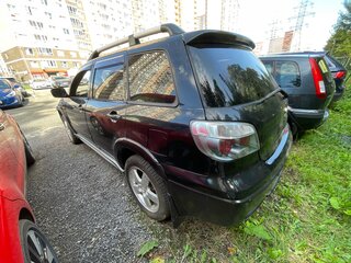 2005 Mitsubishi Outlander I, чёрный, 485000 рублей, вид 3