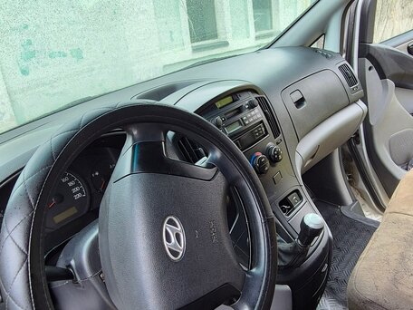 2007 Hyundai Grand Starex, серебристый, 1300000 рублей, вид 3