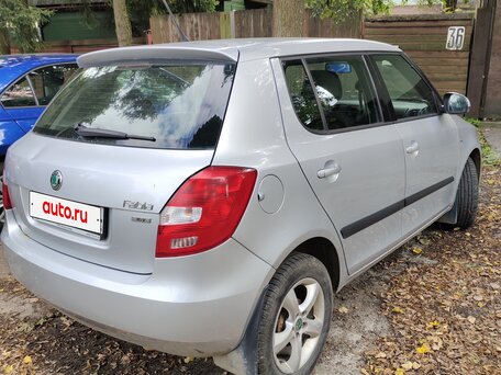 2012 Skoda Fabia II Рестайлинг, серебристый, 399000 рублей, вид 3