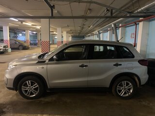 2021 Suzuki Vitara II Рестайлинг, серый, 2650000 рублей, вид 2