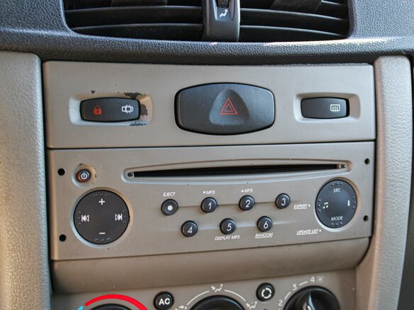 2010 Renault Symbol ll, бежевый - вид 13