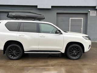2021 Toyota Land Cruiser Prado 150 Series Рестайлинг 3, белый, 5900000 рублей, вид 4