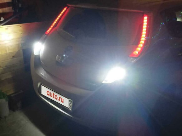 2012 Nissan Leaf (EM61) I (ZE0/AZE0), серый, 750000 рублей - вид 6