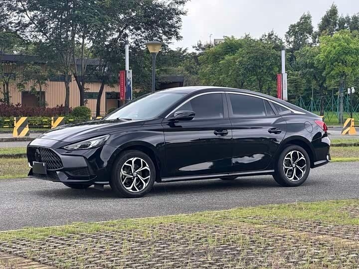 Открыть фотографии: MG 5 II