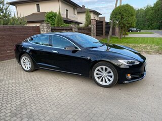 2018 Tesla Model S 75D I Рестайлинг, чёрный, 3180000 рублей, вид 5