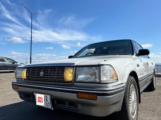 1990 Toyota Crown VIII (S130), бежевый, 455000 рублей, вид 3