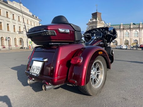 2014 Harley-Davidson Tri Glide, красный, 3500000 рублей, вид 2