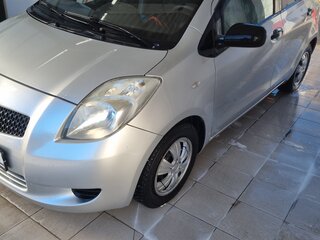 2007 Toyota Yaris II, серебристый, 430000 рублей, вид 5