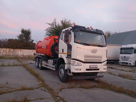 2024 FAW J6 CA3250, белый, 12600000 рублей, вид 2