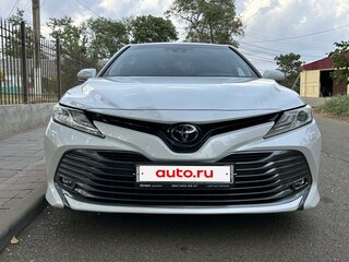 2019 Toyota Camry VIII (XV70), белый, 3180000 рублей, вид 1