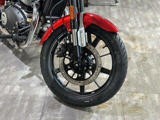 2026 Royal Enfield Super Meteor, красный, 792000 рублей, вид 3