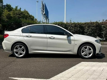 2022 BMW 1 серии 120i III (F52) Рестайлинг, белый, 1490004 рублей, вид 4