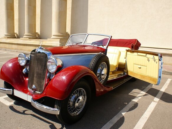 1939 Mercedes-Benz W142, красный - вид 1