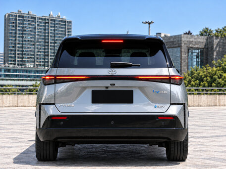 2026 Toyota bZ3X 58.3 kWh, серый, 2345000 рублей, вид 5