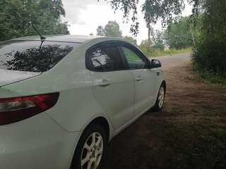2011 Kia Rio 5-speed III, белый, 730000 рублей, вид 2