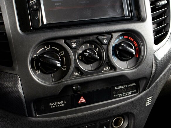 2017 Mitsubishi L200 V, серый, 2000000 рублей - вид 13