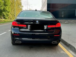 2022 BMW 5 серии 520d VII (G30/G31/G38) Рестайлинг, чёрный, 3800000 рублей, вид 3