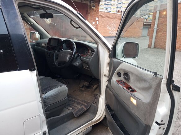 2000 Toyota TownAce, белый, 650000 рублей - вид 7