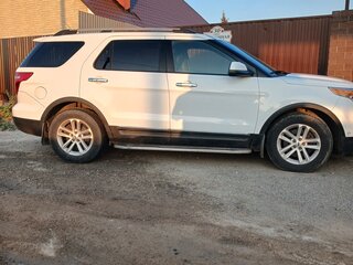 2014 Ford Explorer V, белый, 1300000 рублей, вид 2