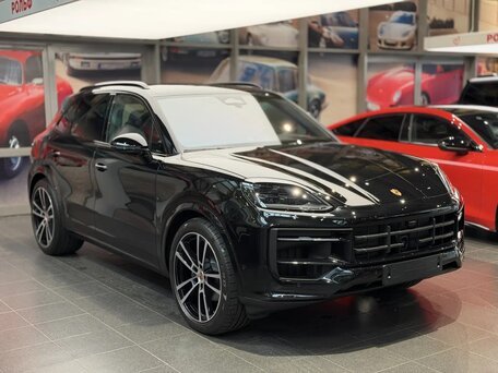 2026 Porsche Cayenne III Рестайлинг, чёрный, 18900000 рублей, вид 3