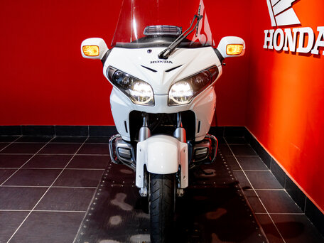 2012 Honda GL 1800 Gold Wing, белый, 1500000 рублей, вид 3