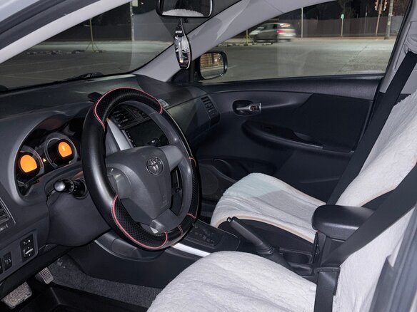 2010 Toyota Corolla X (E140, E150) Рестайлинг, серебристый, 1020000 рублей - вид 8