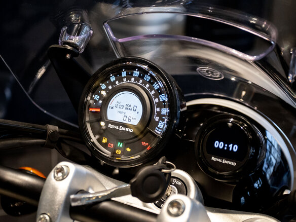 2026 Royal Enfield Super Meteor, пурпурный, 792000 рублей - вид 12