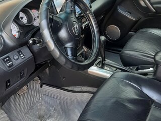 2004 Toyota RAV4 II (XA20) Рестайлинг, серебристый, 1200000 рублей, вид 5