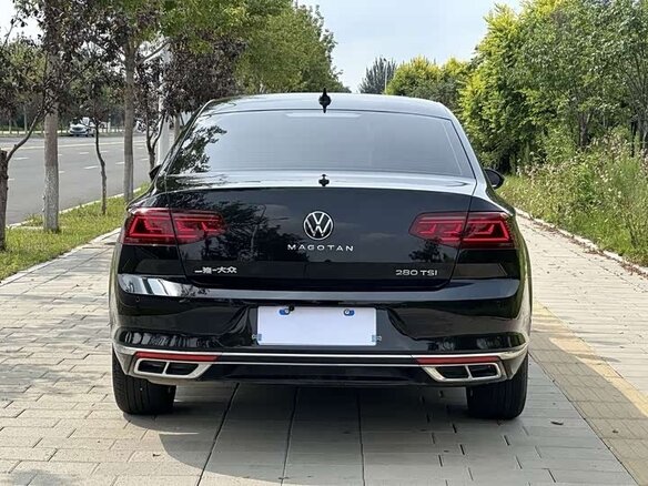 2023 Volkswagen Magotan B8 Рестайлинг, чёрный, 2000000 рублей - вид 4