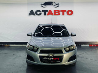 2013 Chevrolet Aveo II, серебристый, 400000 рублей, вид 2