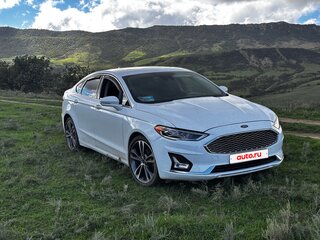 2018 Ford Fusion (North America) II Рестайлинг, белый, 1650000 рублей, вид 3