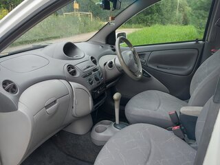 2000 Toyota Platz, белый, 280000 рублей, вид 5