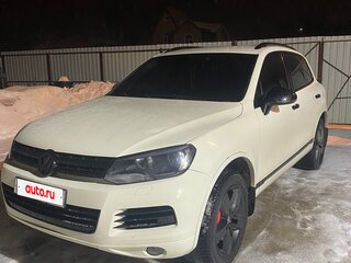 2010 Volkswagen Touareg II, белый, 1790000 рублей, вид 1